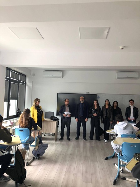 Astăzi elevii claselor a VIII a au avut plăcerea de a participa la prezentarea ofertei educaționale a Colegiului Național „Kemal Ataturk”