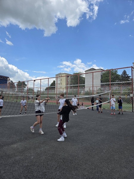 Ziua Copilului, sărbătorită prin competiție, fair-play și voie bună la Școala Gimnazială „I.L. Caragiale” Medgidia!